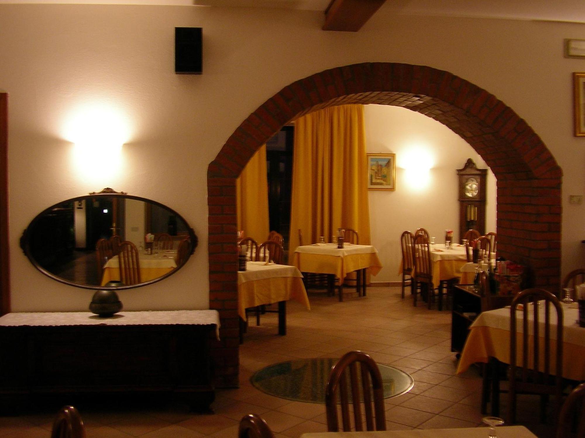 Hotel La Pergola Moniga del Garda Buitenkant foto