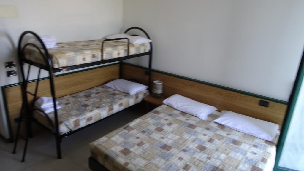 Hotel La Pergola Moniga del Garda Buitenkant foto