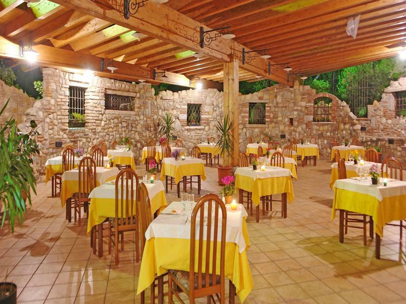 Hotel La Pergola Moniga del Garda Buitenkant foto
